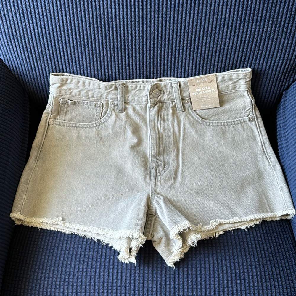 NWT Madewell relaxed denim shorts, size 28
